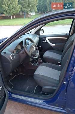 Хэтчбек Dacia Sandero 2009 в 