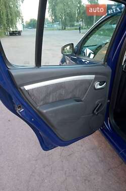 Хэтчбек Dacia Sandero 2009 в 