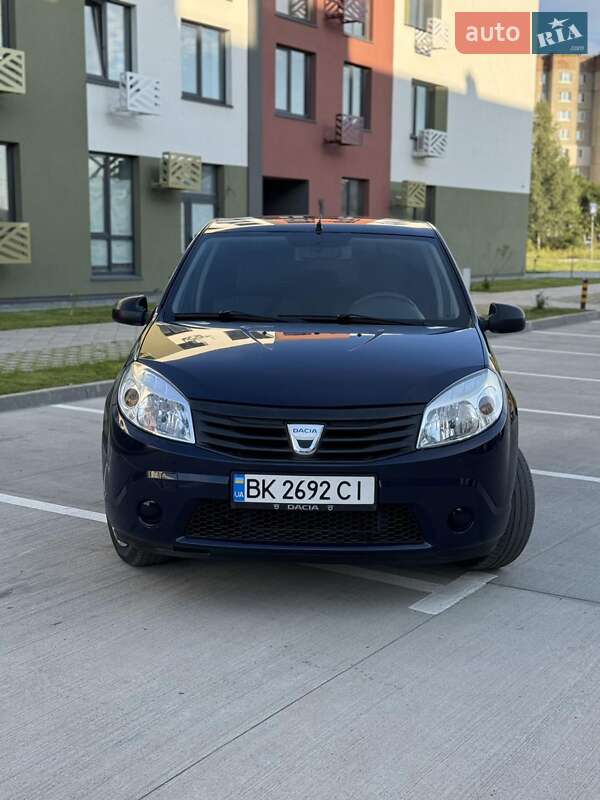 Хетчбек Dacia Sandero 2010 в Рівному