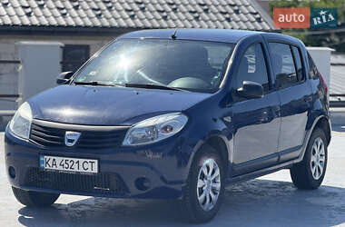 Хетчбек Dacia Sandero 2009 в Києві