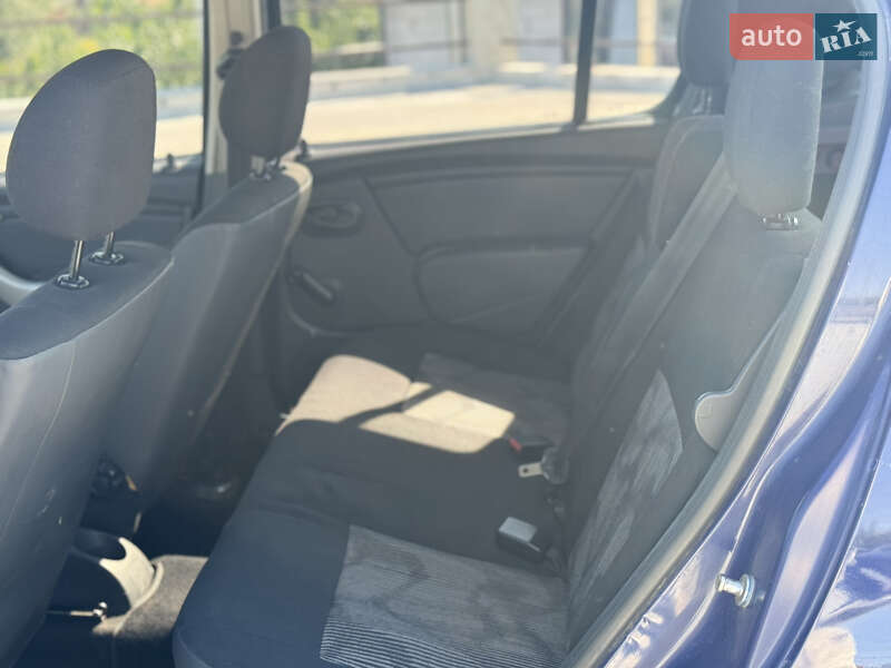 Хетчбек Dacia Sandero 2009 в Києві