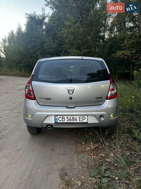 Хетчбек Dacia Sandero 2008 в Чернігові