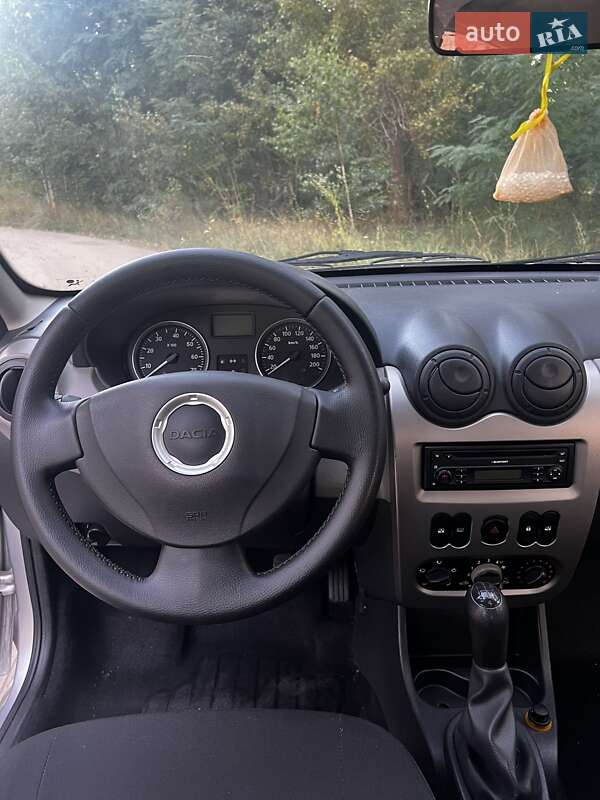 Хетчбек Dacia Sandero 2008 в Чернігові