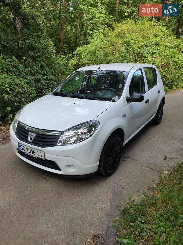 Хетчбек Dacia Sandero 2009 в Сокалі
