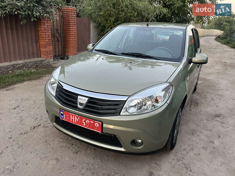 Хетчбек Dacia Sandero 2008 в Охтирці