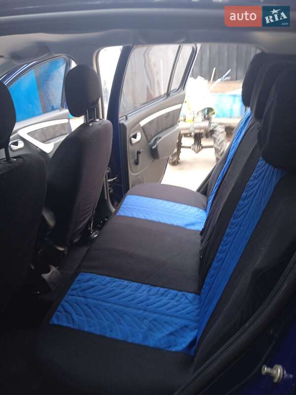 Хэтчбек Dacia Sandero 2009 в Сумах