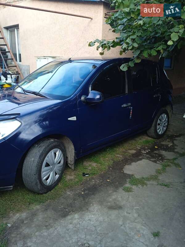 Хэтчбек Dacia Sandero 2009 в Сумах