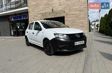 Хэтчбек Dacia Sandero 2013 в Ужгороде
