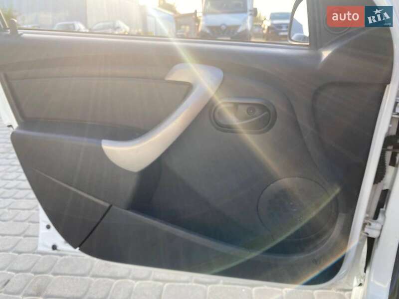 Хэтчбек Dacia Sandero 2010 в Львове