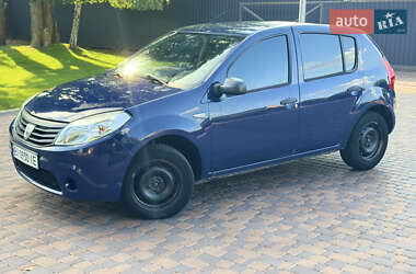 Хетчбек Dacia Sandero 2009 в Києві