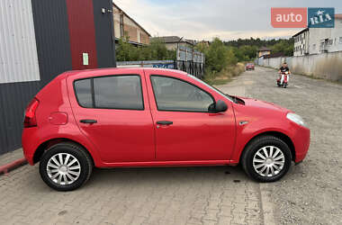 Хэтчбек Dacia Sandero 2009 в 