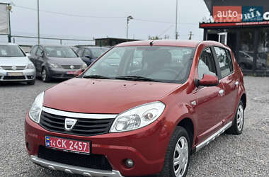 Хэтчбек Dacia Sandero 2008 в Виннице