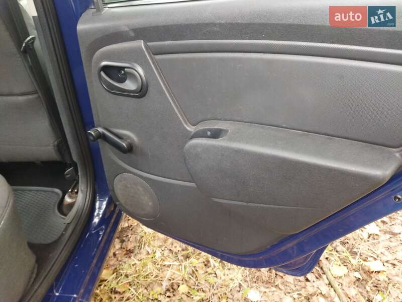 Хэтчбек Dacia Sandero 2009 в Ивано-Франковске