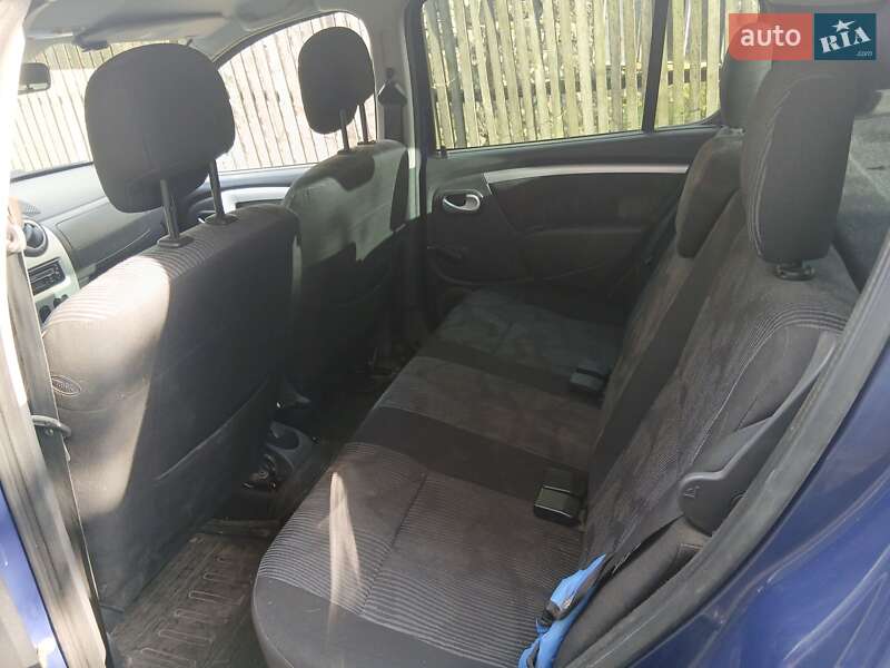 Хетчбек Dacia Sandero 2009 в Малій Висці