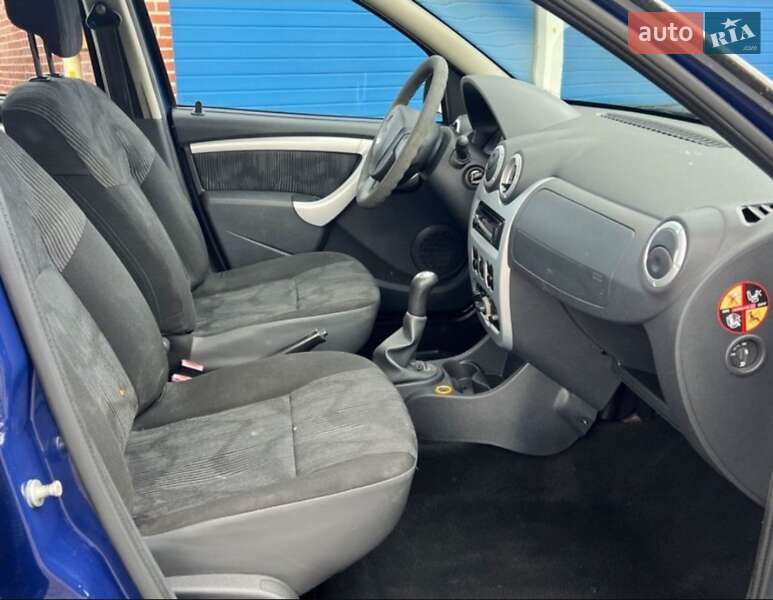 Хэтчбек Dacia Sandero 2009 в Любешове