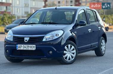 Хетчбек Dacia Sandero 2008 в Запоріжжі