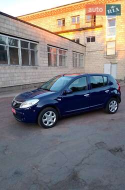 Хэтчбек Dacia Sandero 2009 в Конотопе