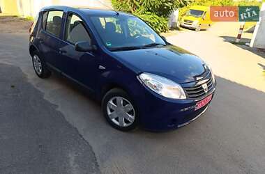 Хэтчбек Dacia Sandero 2009 в Конотопе