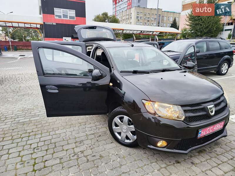 Хэтчбек Dacia Sandero 2015 в 