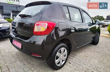 Хэтчбек Dacia Sandero 2015 в 