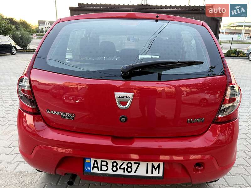 Хэтчбек Dacia Sandero 2009 в Виннице