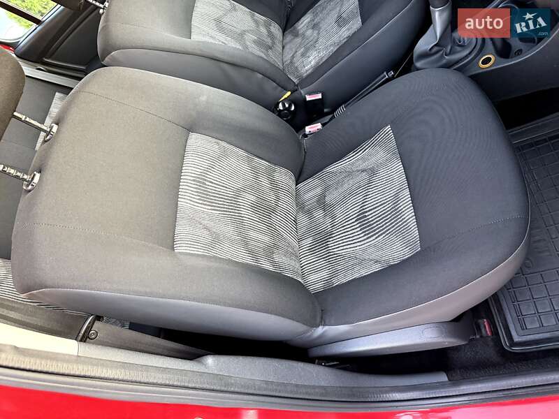 Хэтчбек Dacia Sandero 2009 в Виннице