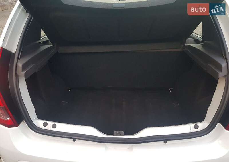 Хетчбек Dacia Sandero 2009 в Луцьку