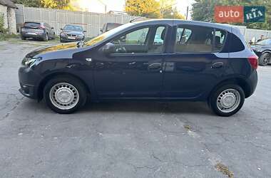 Хэтчбек Dacia Sandero 2015 в 