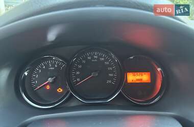 Хэтчбек Dacia Sandero 2015 в 