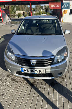 Хэтчбек Dacia Sandero 2010 в Виннице