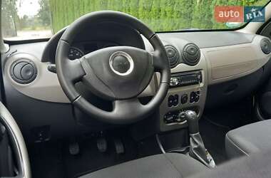 Хэтчбек Dacia Sandero 2009 в 