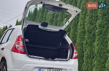 Хэтчбек Dacia Sandero 2009 в 