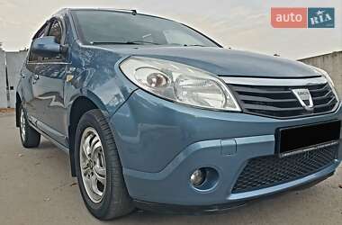 Хетчбек Dacia Sandero 2009 в Черкасах