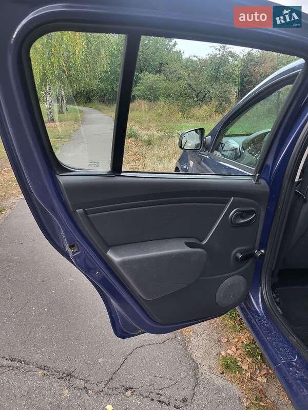 Хетчбек Dacia Sandero 2009 в Кременчуці фото 15 Хетчбек Dacia Sandero 2009 в Кременчуці