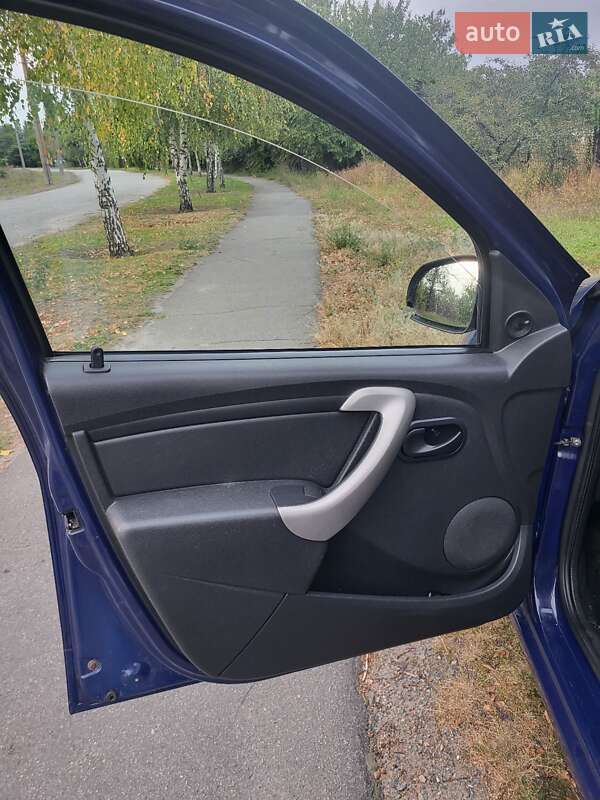 Хетчбек Dacia Sandero 2009 в Кременчуці фото 33 Хетчбек Dacia Sandero 2009 в Кременчуці