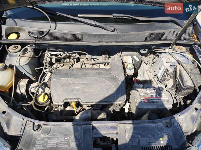 Хетчбек Dacia Sandero 2015 в Львові