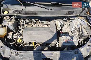 Хетчбек Dacia Sandero 2015 в  фото 2 Хетчбек Dacia Sandero 2015 в