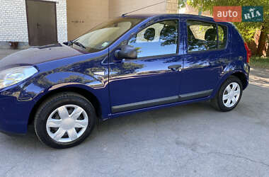 Хетчбек Dacia Sandero 2009 в Умані