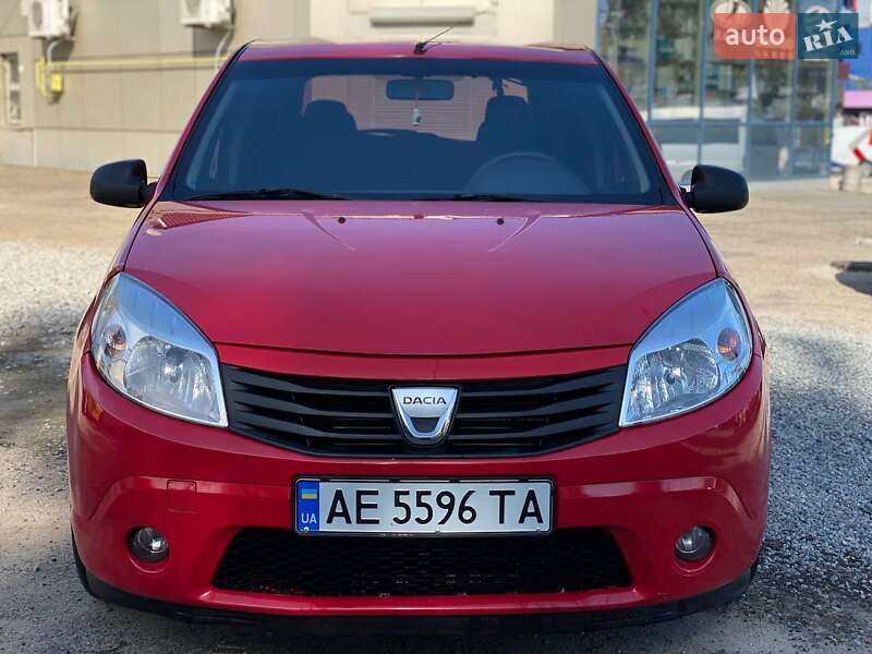 Хэтчбек Dacia Sandero 2009 в Днепре