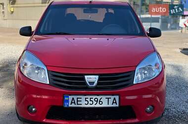 Хэтчбек Dacia Sandero 2009 в 