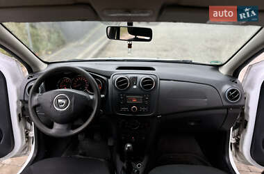 Хэтчбек Dacia Sandero 2015 в 
