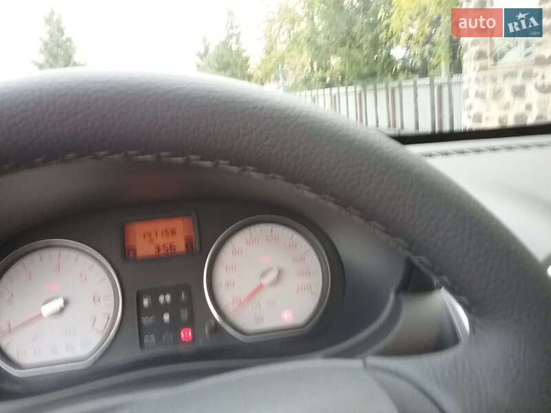 Хэтчбек Dacia Sandero 2009 в Ужгороде
