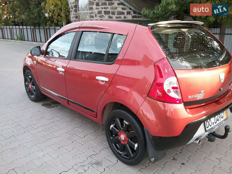 Хэтчбек Dacia Sandero 2009 в Ужгороде