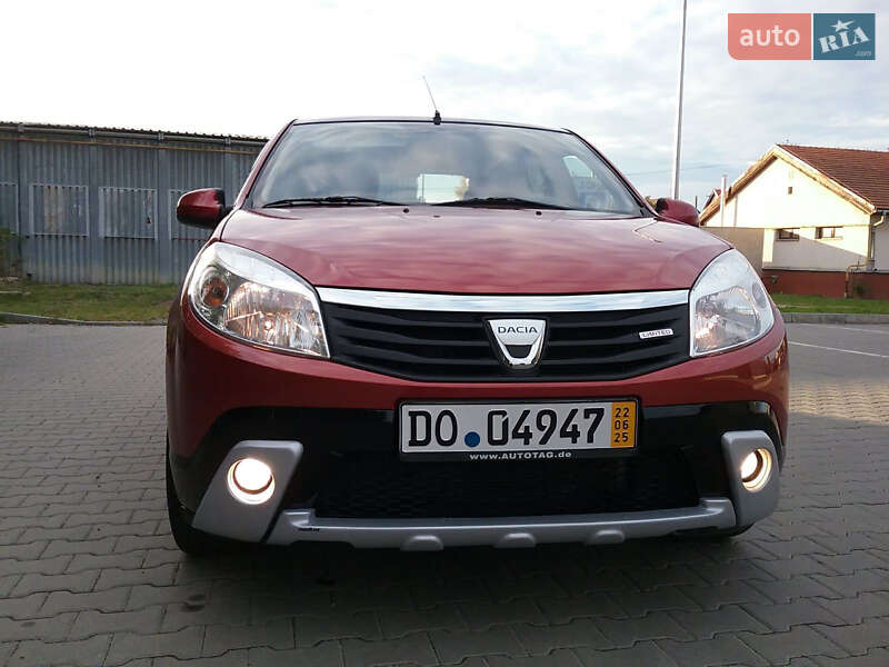 Хэтчбек Dacia Sandero 2009 в Ужгороде