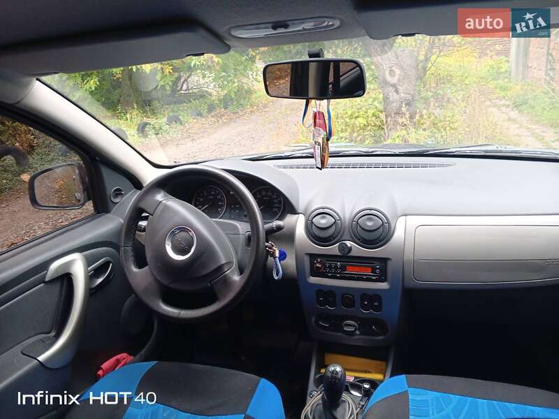 Хетчбек Dacia Sandero 2011 в Чугуєві