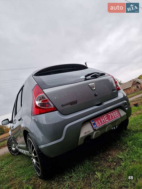 Внедорожник / Кроссовер Dacia Sandero 2009 в Полтаве