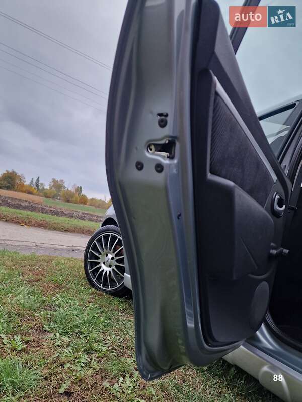 Внедорожник / Кроссовер Dacia Sandero 2009 в Полтаве