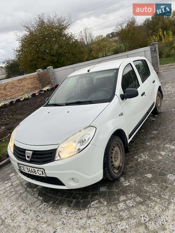 Хетчбек Dacia Sandero 2009 в Кіцмані