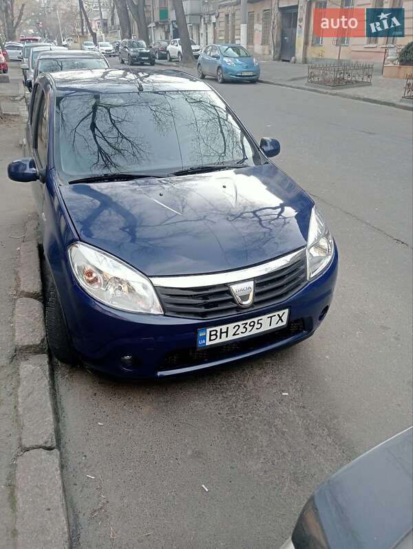 Хэтчбек Dacia Sandero 2009 в Одессе