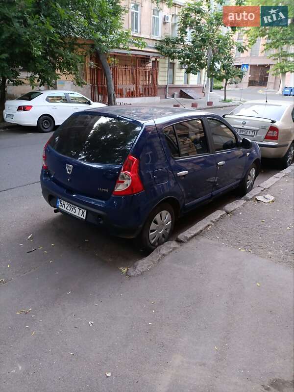 Хэтчбек Dacia Sandero 2009 в Одессе